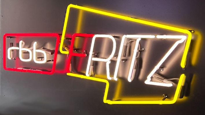 Der Fritz-Schriftzug im FritzStudio (Quelle: Fritz) Der Fritz-Schriftzug im FritzStudio (Quelle: Fritz)