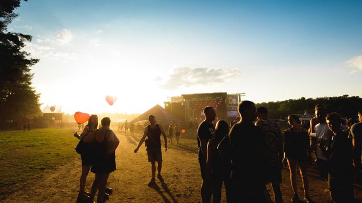 Die goldene Stunde auf dem Helene Beach Festival (Foto: Maximilian Schubert)